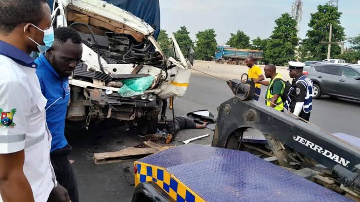 Tragic Midnight Accident Kills 5 In Ibadan